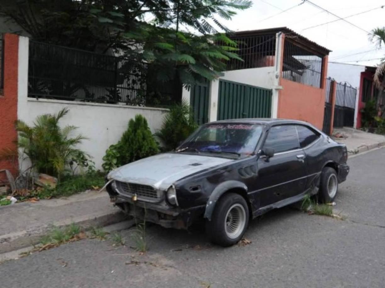 <b>4. </b>En un plazo de 48 horas, los agentes de Movilidad Urbana deben acudir al lugar para realizar la inspección y dejar un aviso al propietario de la unidad para que remueva la chatarra. De no encontrarlo se deja el documento adherido al vehículo.