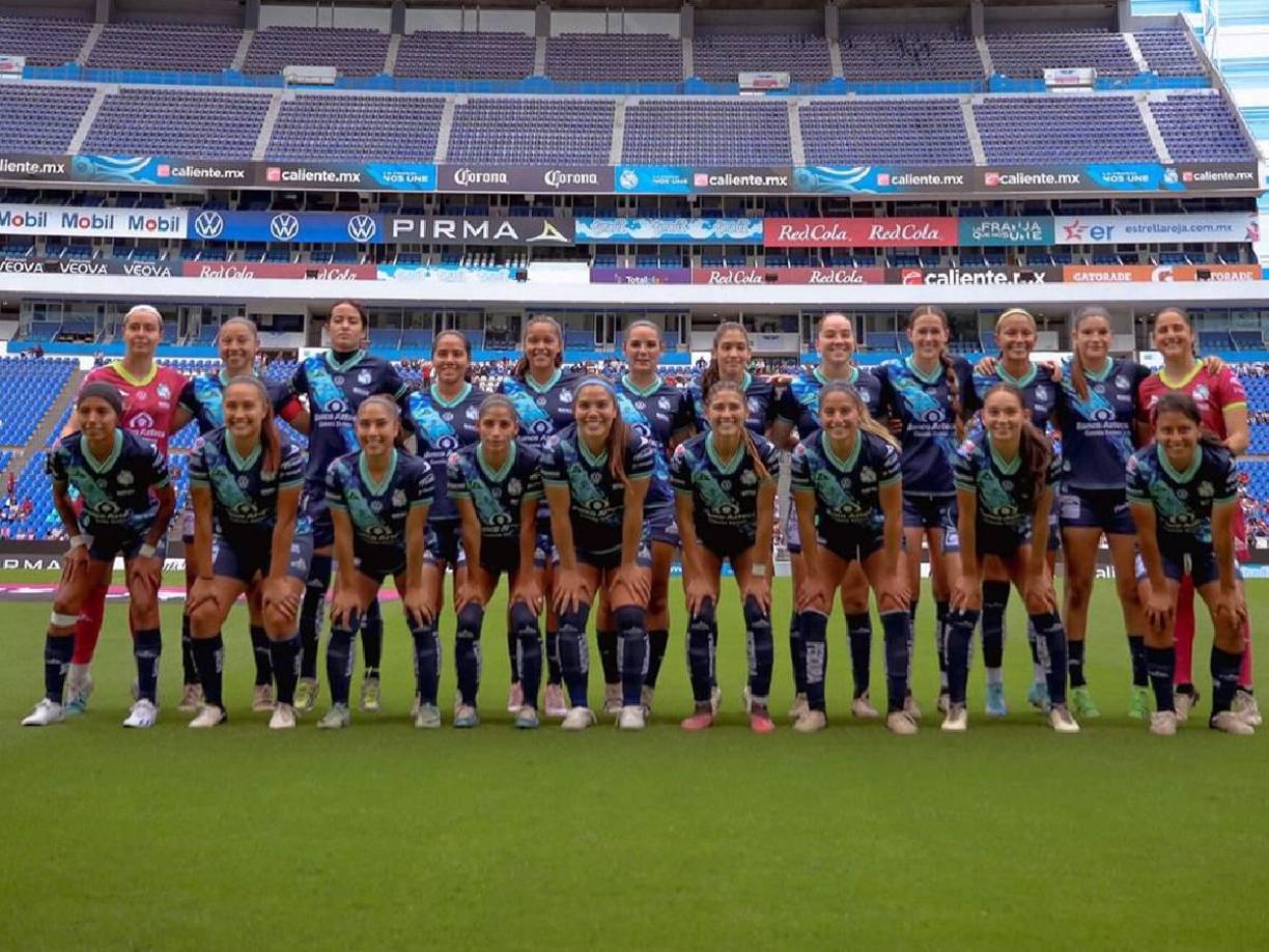 En dicho recinto, se lanzaron volantes desde el palco con acusaciones contra la futbolista originaria de Los Ángeles, según aseguró diario GRADA.