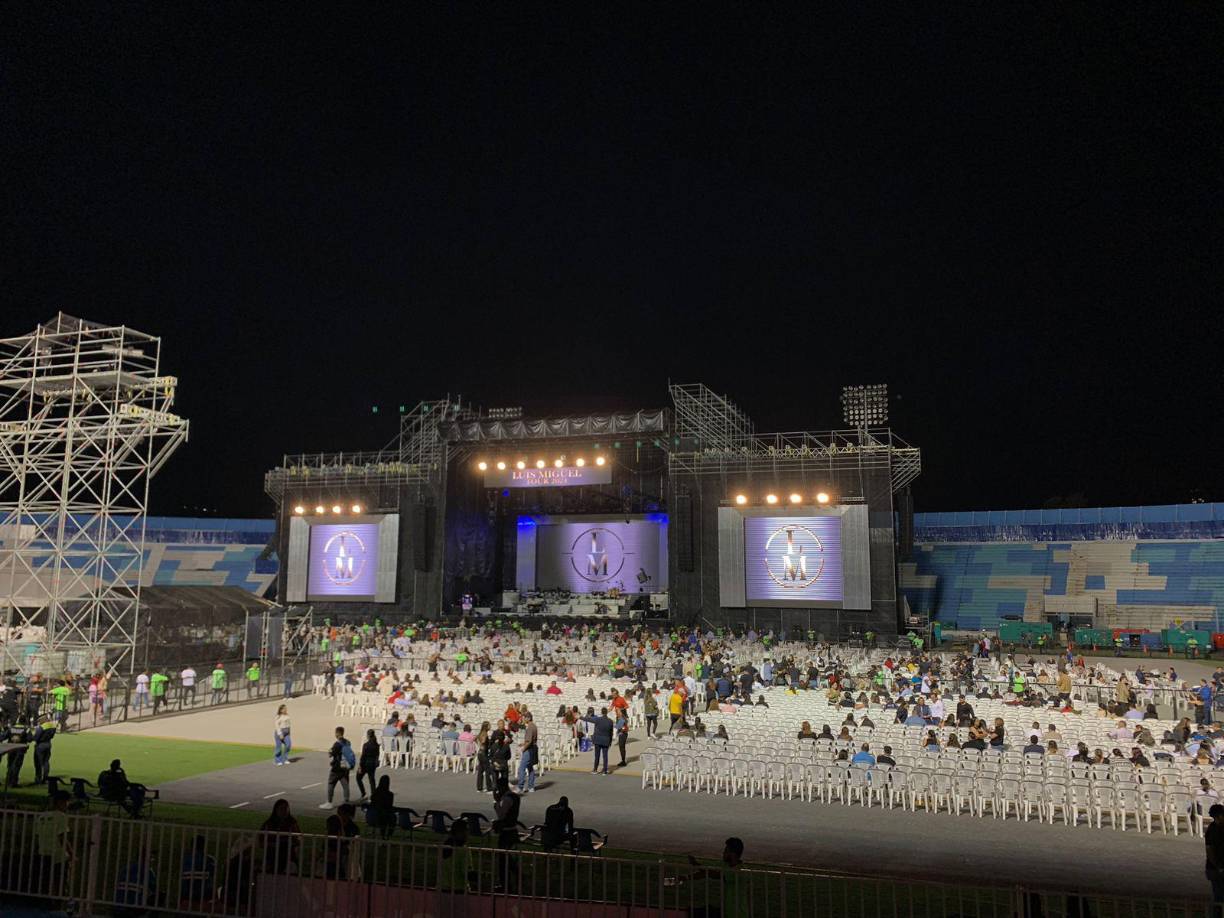 La leyenda mexicana, cuyo impresionante rango vocal le ha permitido transitar entre ovaciones por medio de diferentes géneros musicales durante cerca de cuatro décadas, se presentará por tercera ocasión en Tegucigalpa, capital de Honduras.
