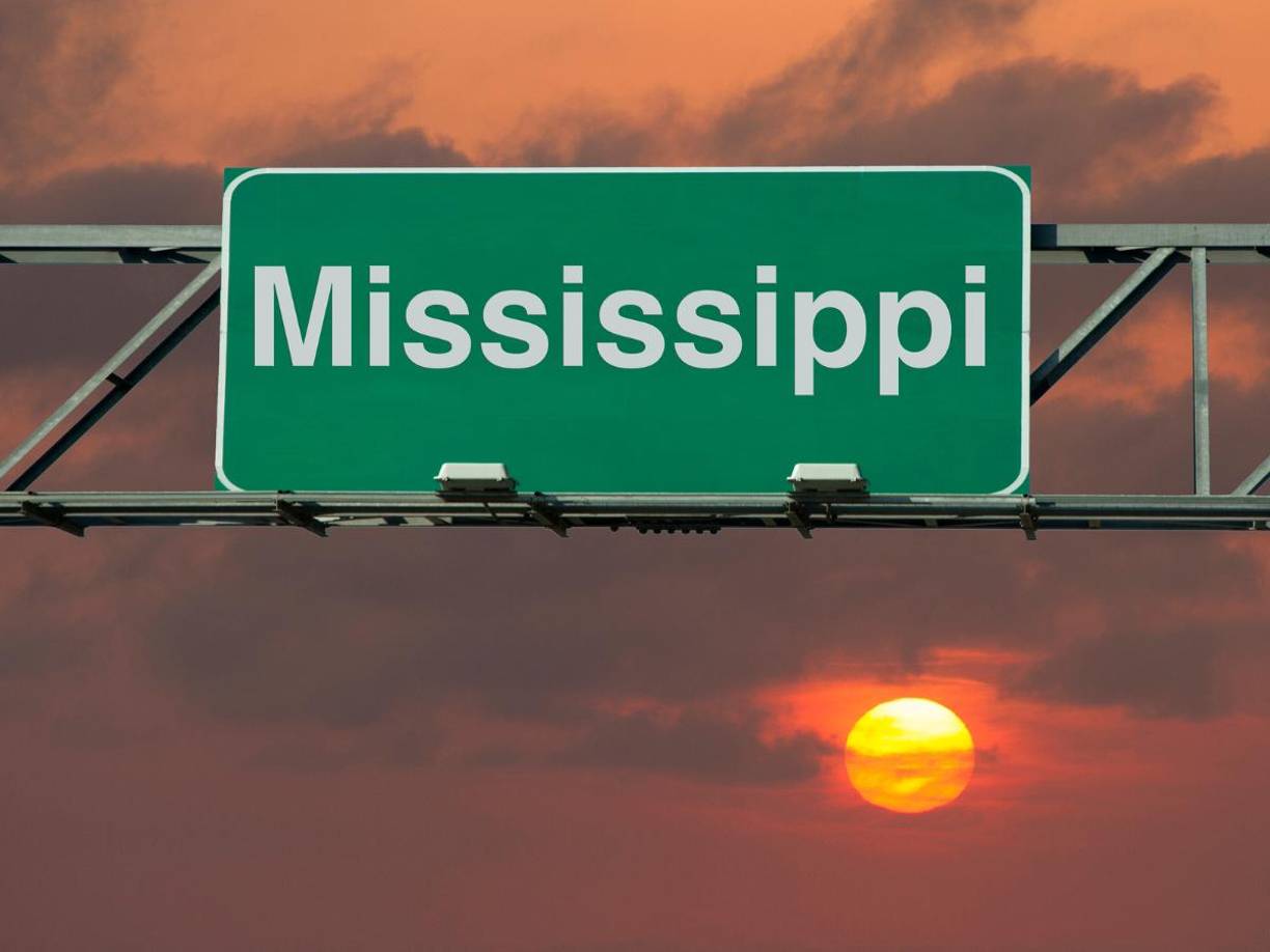 En el centro del país, el clima será menos favorable debido a un sistema de tormentas que se desplaza desde el noroeste hacia el valle del Mississippi, afectando estados como Illinois y Missouri. 