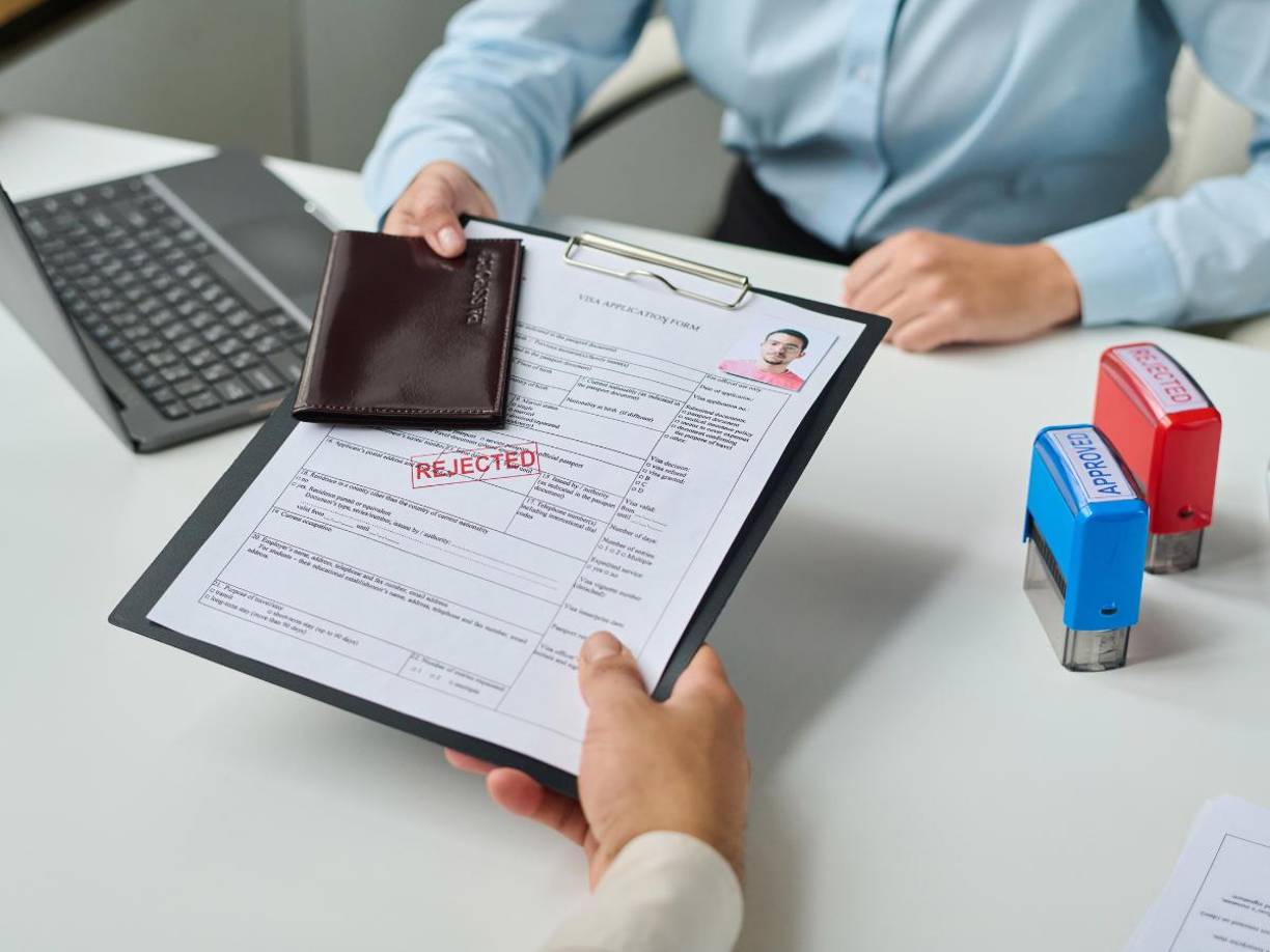 Luego de ingresar a los Estados Unidos con una visa H-2A o H-2B, el trabajador temporal recibirá un I-94 electrónico con una fecha de admisión válida por un tiempo determinado (AUD). 