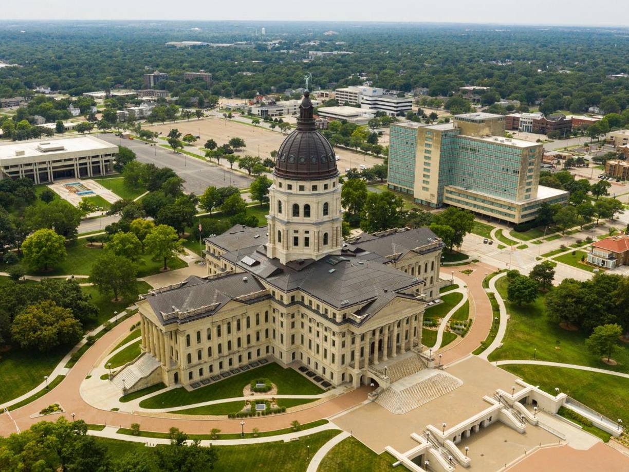 Los incentivos varían según la modalidad de vivienda. Quienes alquilen pueden recibir hasta $10,000 durante el primer año, mientras que aquellos que compren una casa pueden obtener hasta $15,000. 