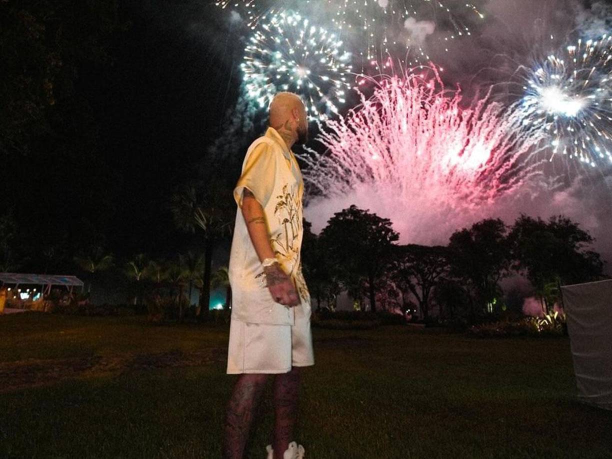 Neymar: El brasileño se encuentra lesionado y así l edio la bienvenida al 2024.