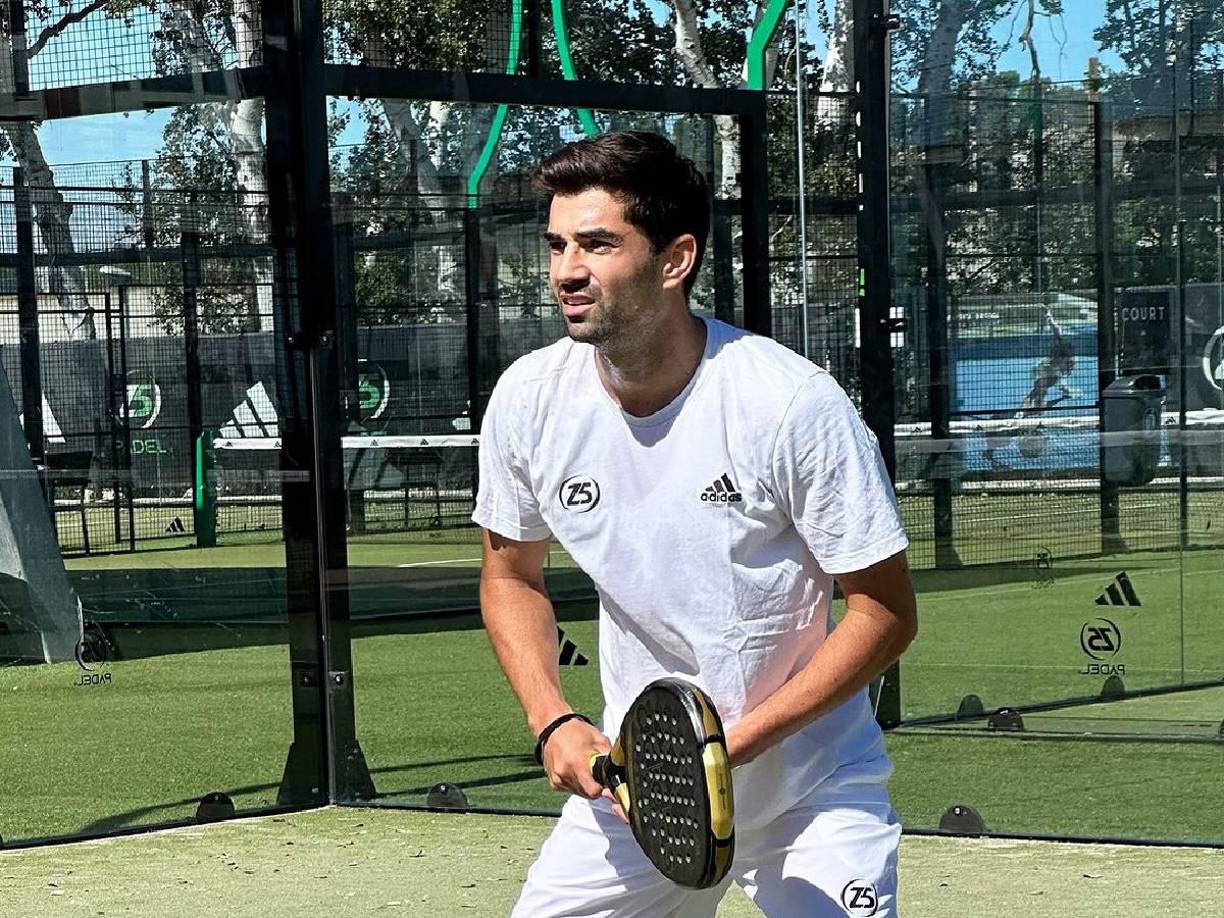 Casado con la venezolana Karen Gonçalves y padre de tres hijas, Enzo centrará sus esfuerzos en cuidar de sus inversiones, atender a la familia, ver crecer a Sia, Giulia y Kaia.