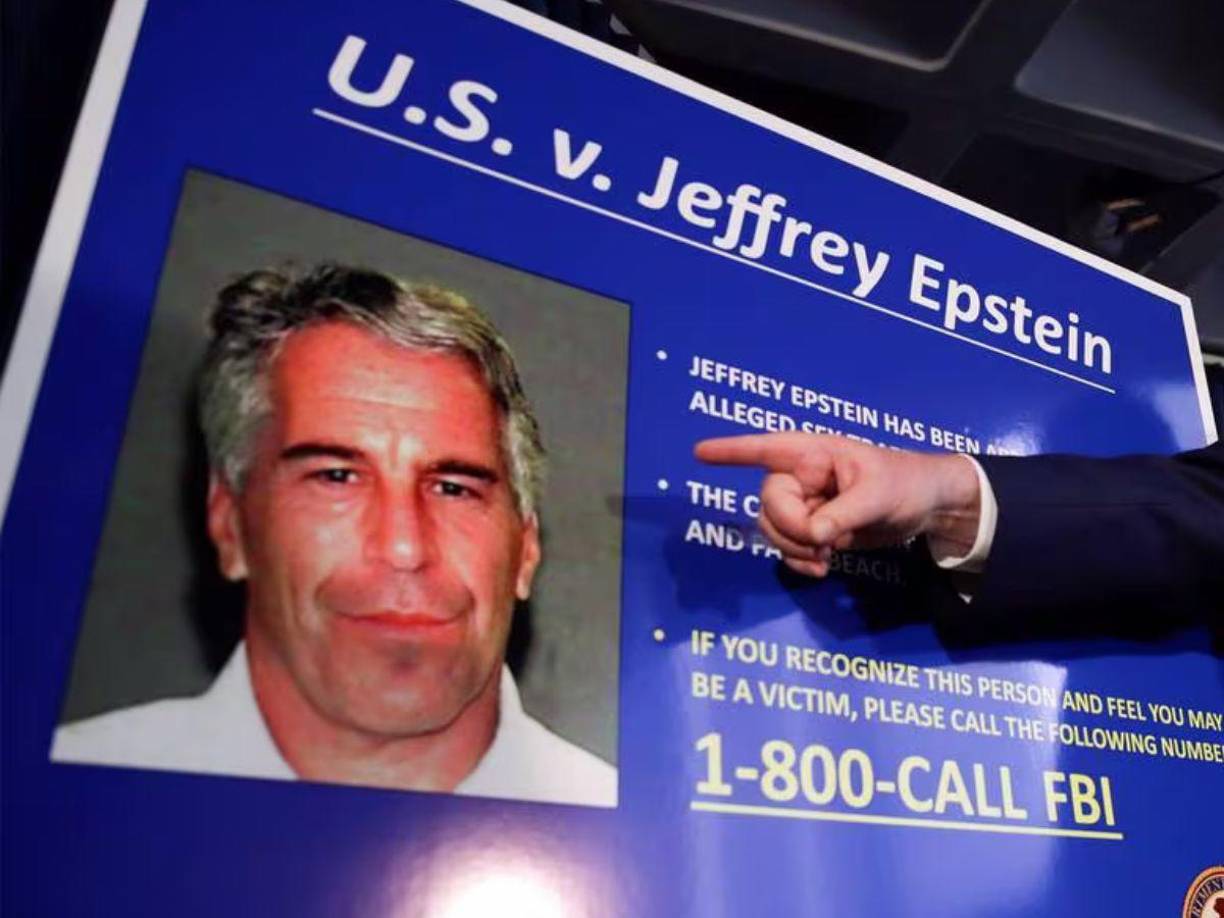 Michael Jackson, George Lucas y Stephen Hawkings; figuran entre los famosos incluidos en la polémica lista.