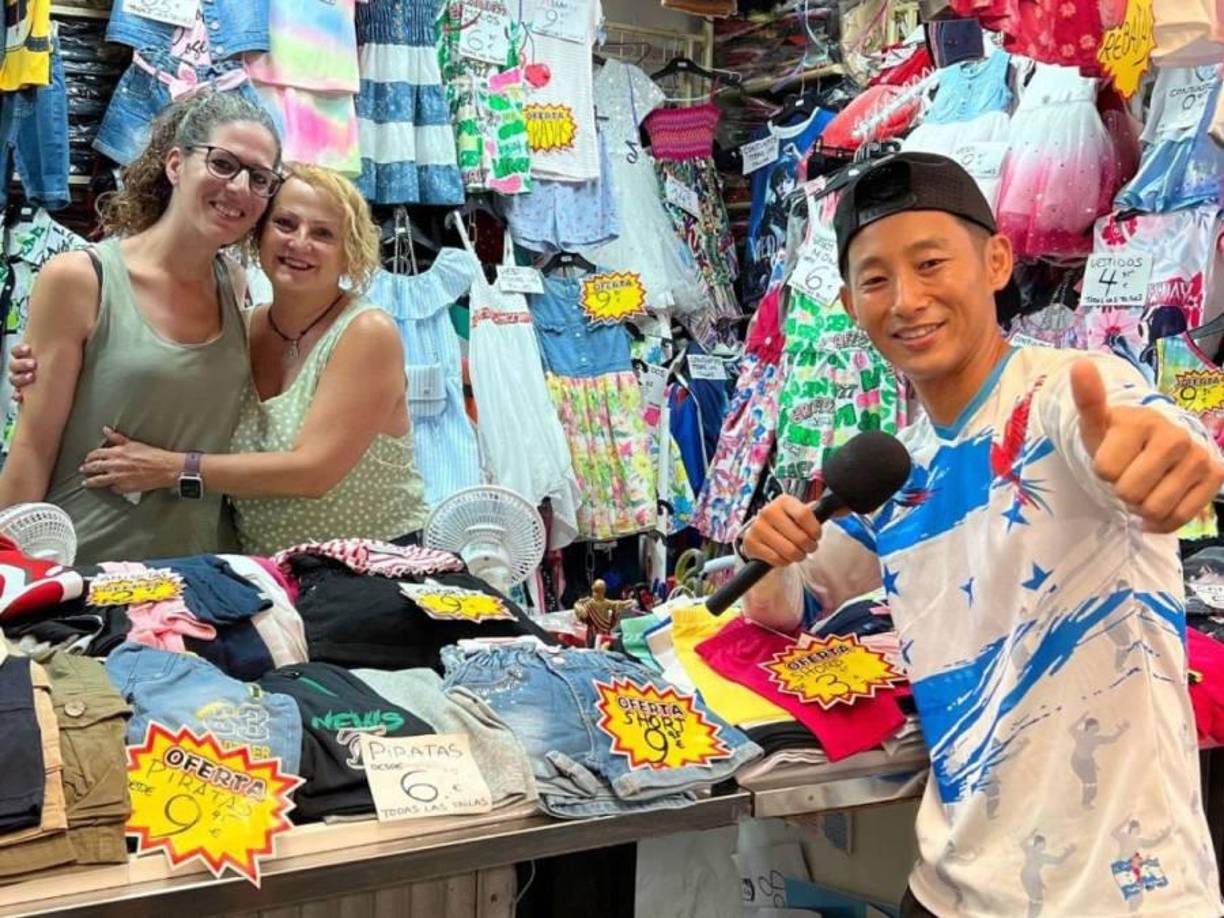 El japonés grabó material para crear un video para su canal de YouTube. En este clip comprobó si se puede sobrevivir con 50 euros en España. “¿Qué puedes comprar con 50 euros ($53 o 1,300L) en Barcelona, España?”, escribió Shin en sus redes sociales. 