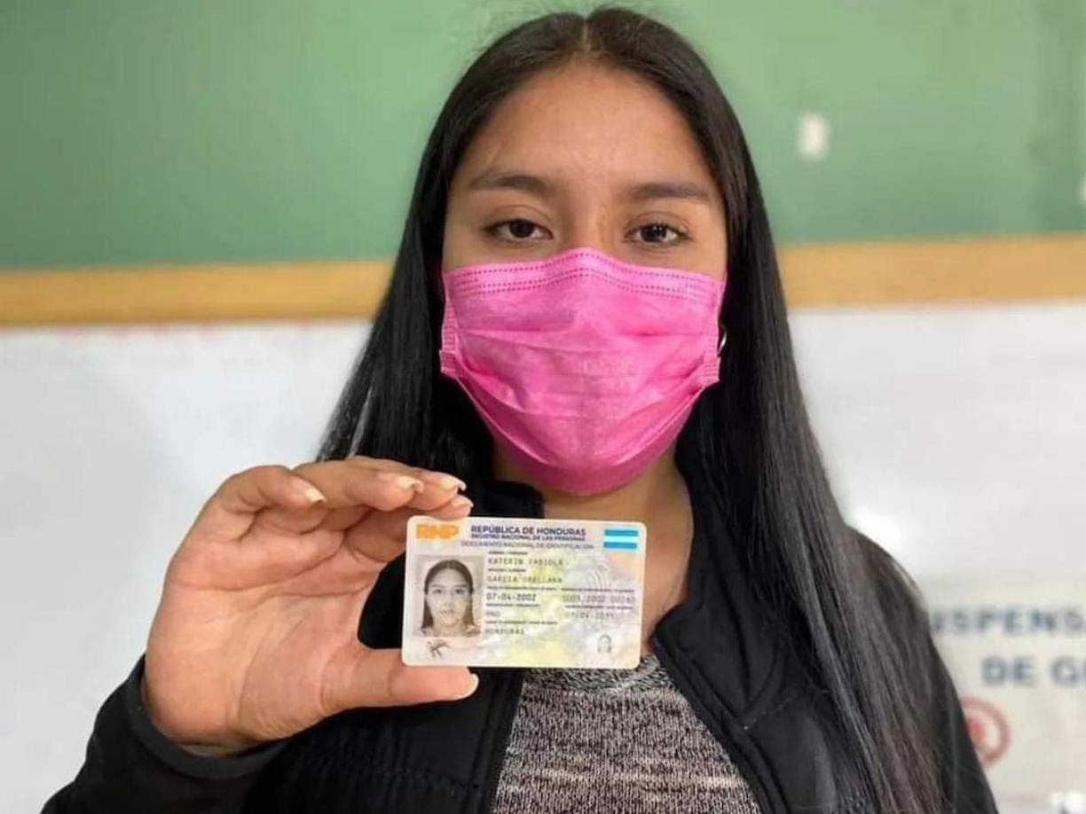 1. En el lugar, se realizará una <b>validación biométrica</b> para confirmar tu identidad.