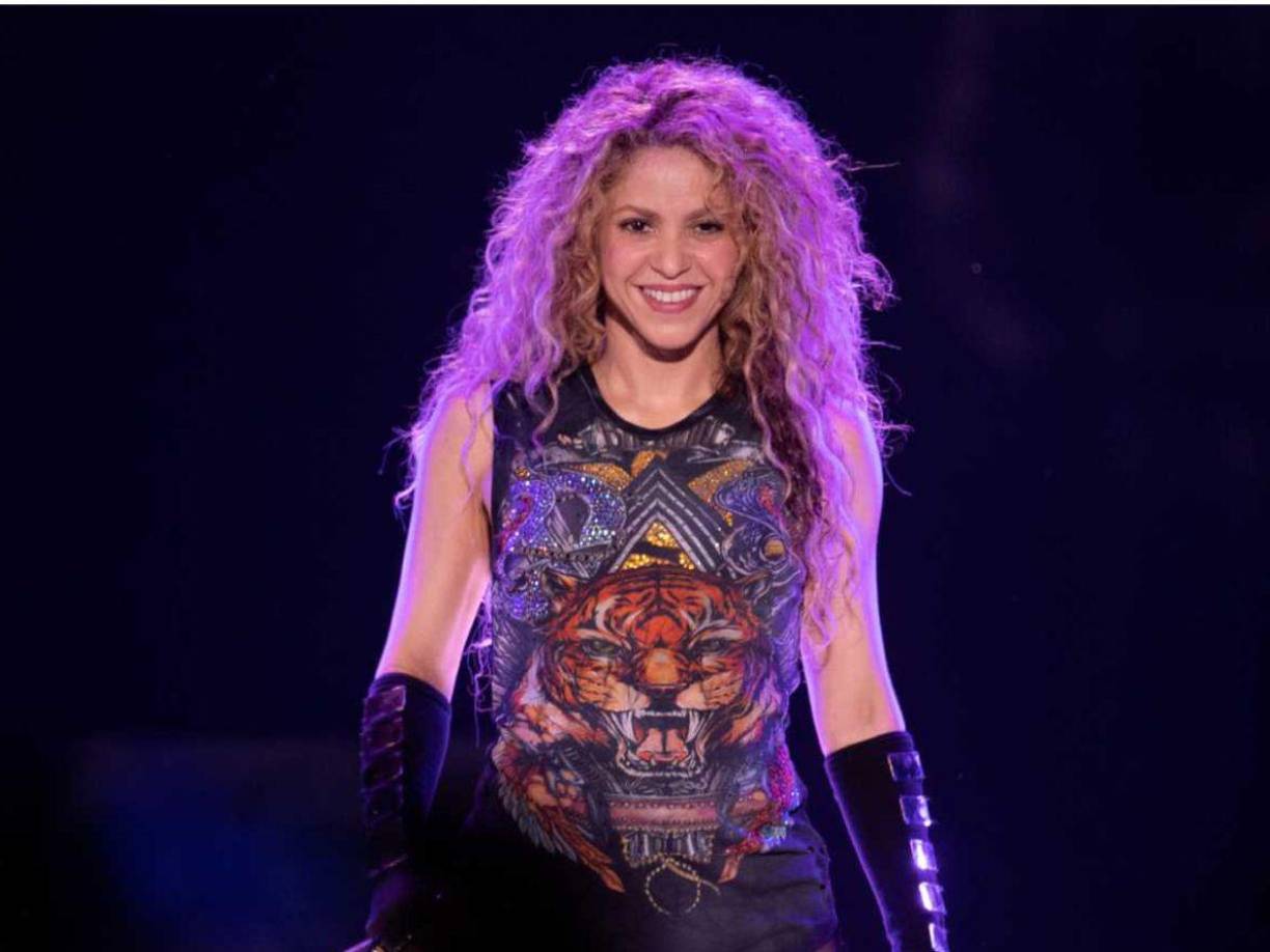 “Sienten mucho dolor y mucha tristeza, ante el temazo de la Loba” y agregó: “A ellos les da igual si ella le va bien o mal en la vida. Pero le piden que desaparezca definitivamente de sus vidas, de la familia. Por otra parte, están muy preocupados por el juicio y que piensan que esto se va a eternizar y que eso Gerard lo sabe”, comentó la también presentadora española.