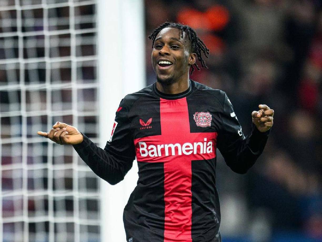 Frimpong sobre los rumores que lo vinculan con Barcelona. “¿Enlaces del Barça? Son sólo rumores... ¡Yo no leo rumores! Cualquiera puede decir cualquier cosa”, dijo el futbolista del Leverkusen a ESPN.