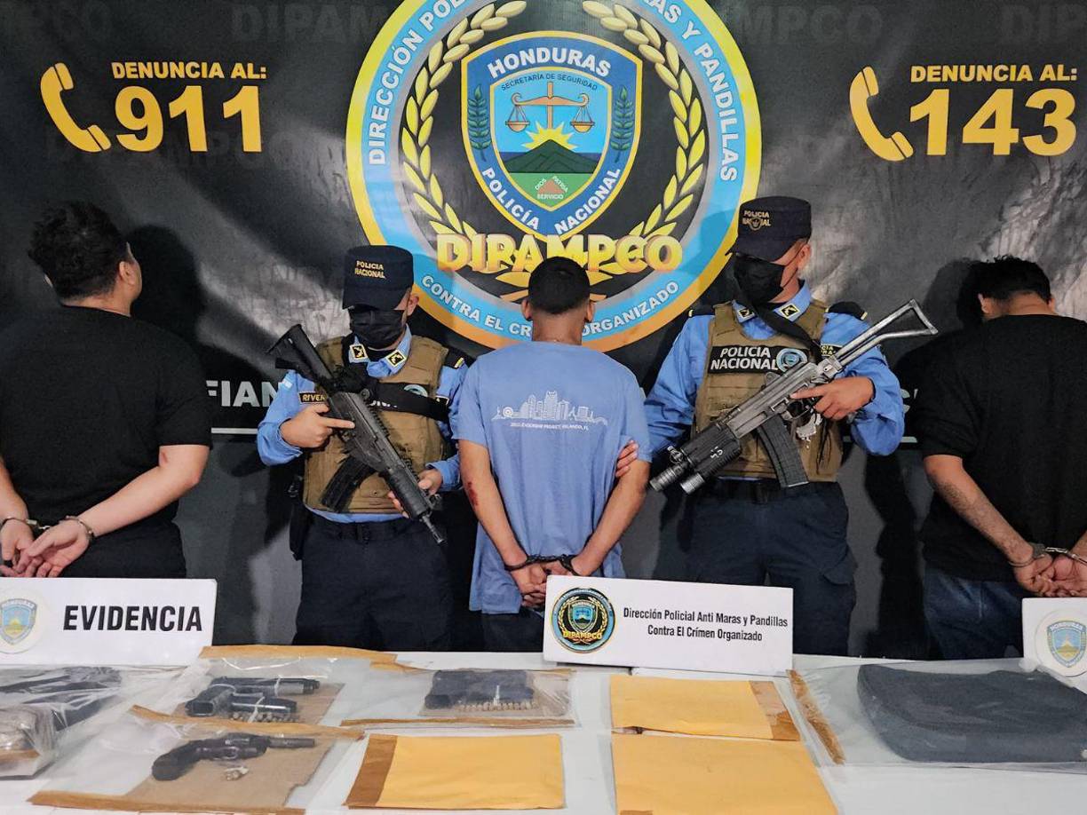 También se le vincula de manera directa con el asesinato del guardia de seguridad en el sector Satélite. Alias “Choma” cuenta con antecedentes penales, habiendo sido requerido en 2018 por extorsión.