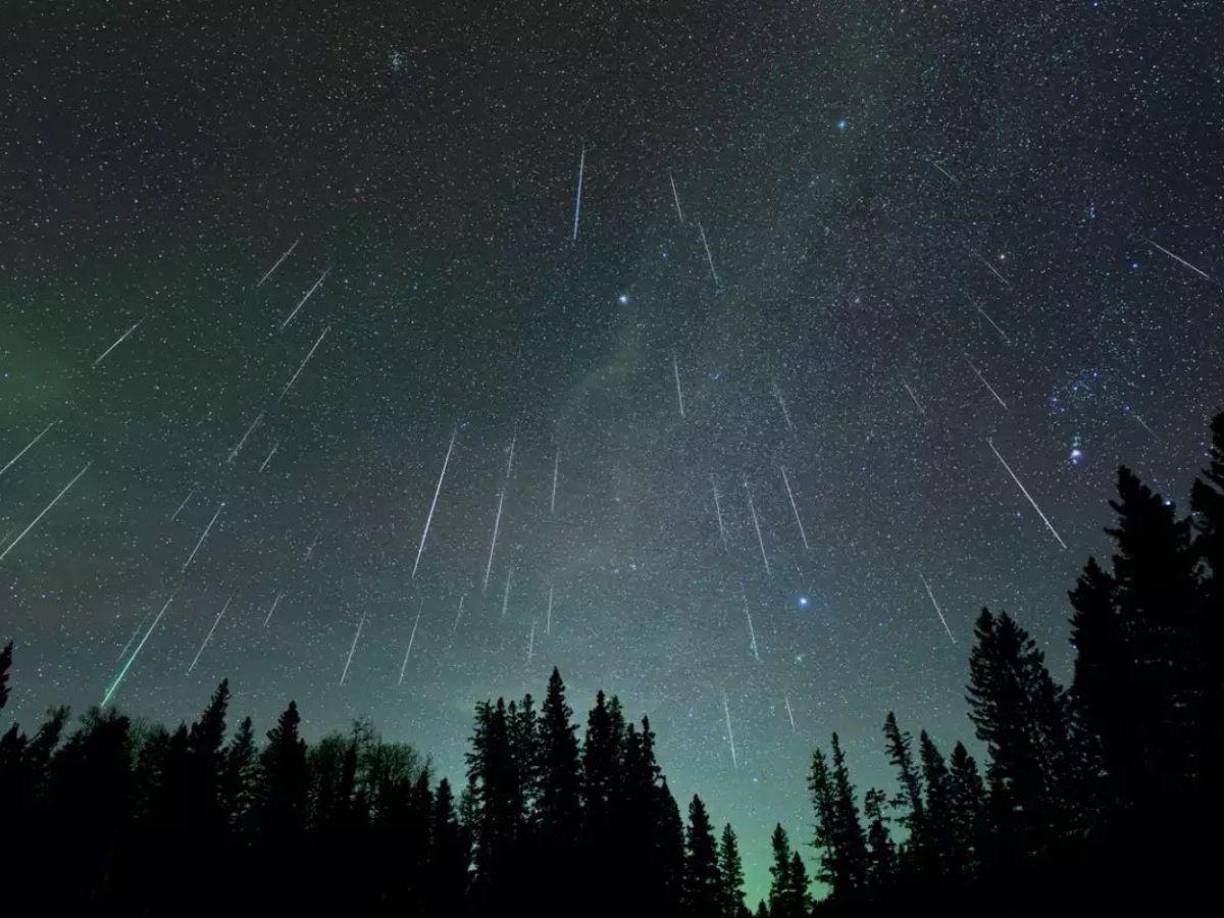 Esta lluvia suele ser una de las más fuertes lluvias de meteoros del año y tiene la ventaja de ser una de las lluvias que puede ser vista desde muy temprano, incluso antes de la medianoche.