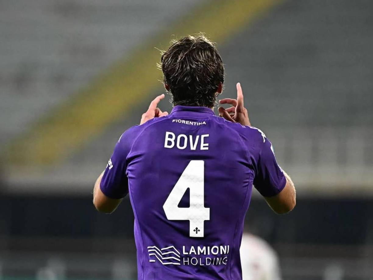 Hoy el mundo del futbol se une para la pronta recuperación del futbolista, que en esta su primer temporada con Fiorentina suma 12 juegos, un gol y dos asistencias.