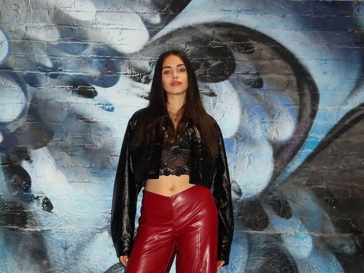 Es uno de los rostros de importantes campañas de moda.