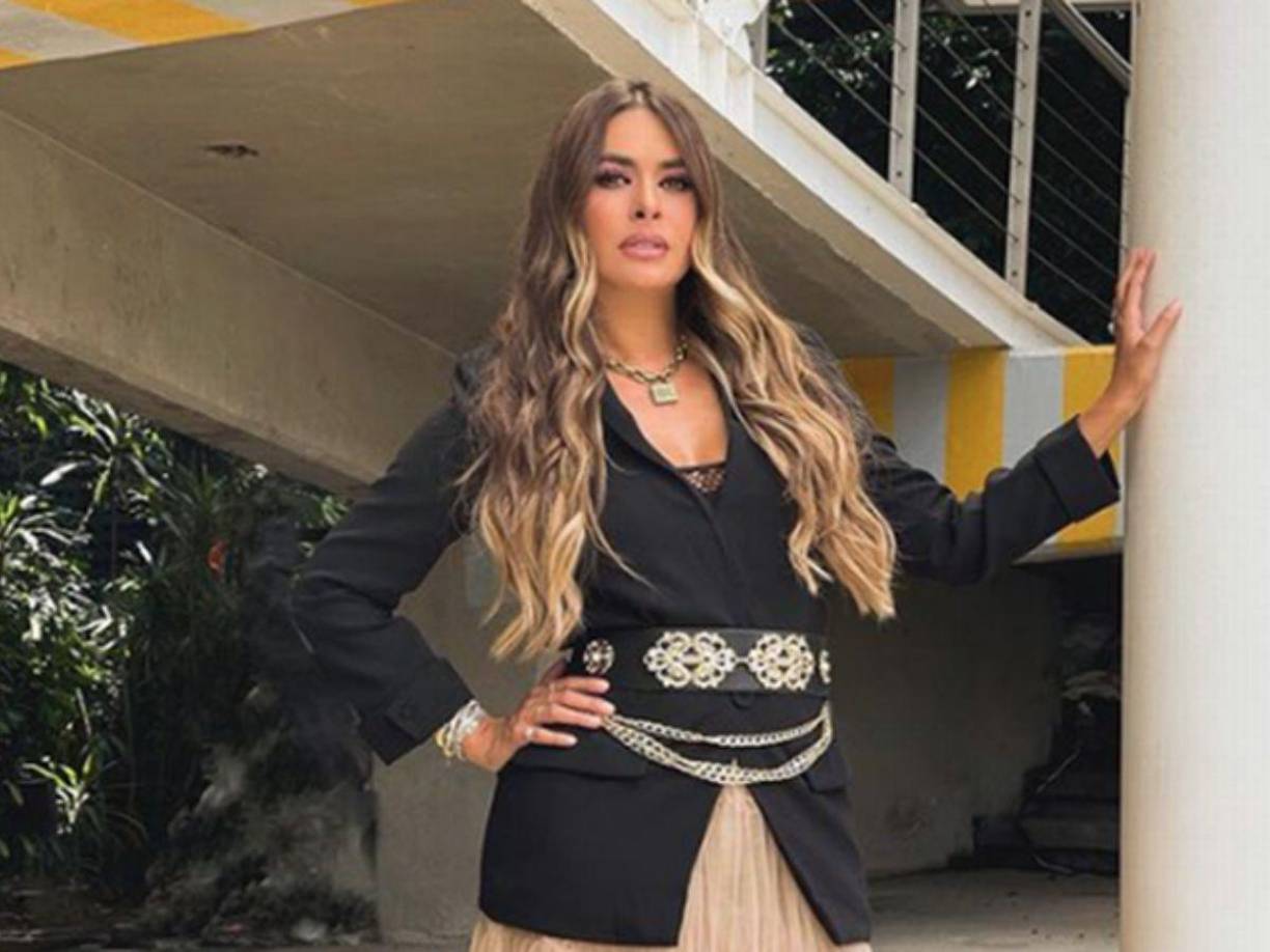 “Luego caen las lentejas al piso, y como loca, donde quiera que me agarren, en el suelo empiezo a recoger, las guardo en la bolsita, me las llevo y luego las pongo en un morralito en mi cartera”, añadió.