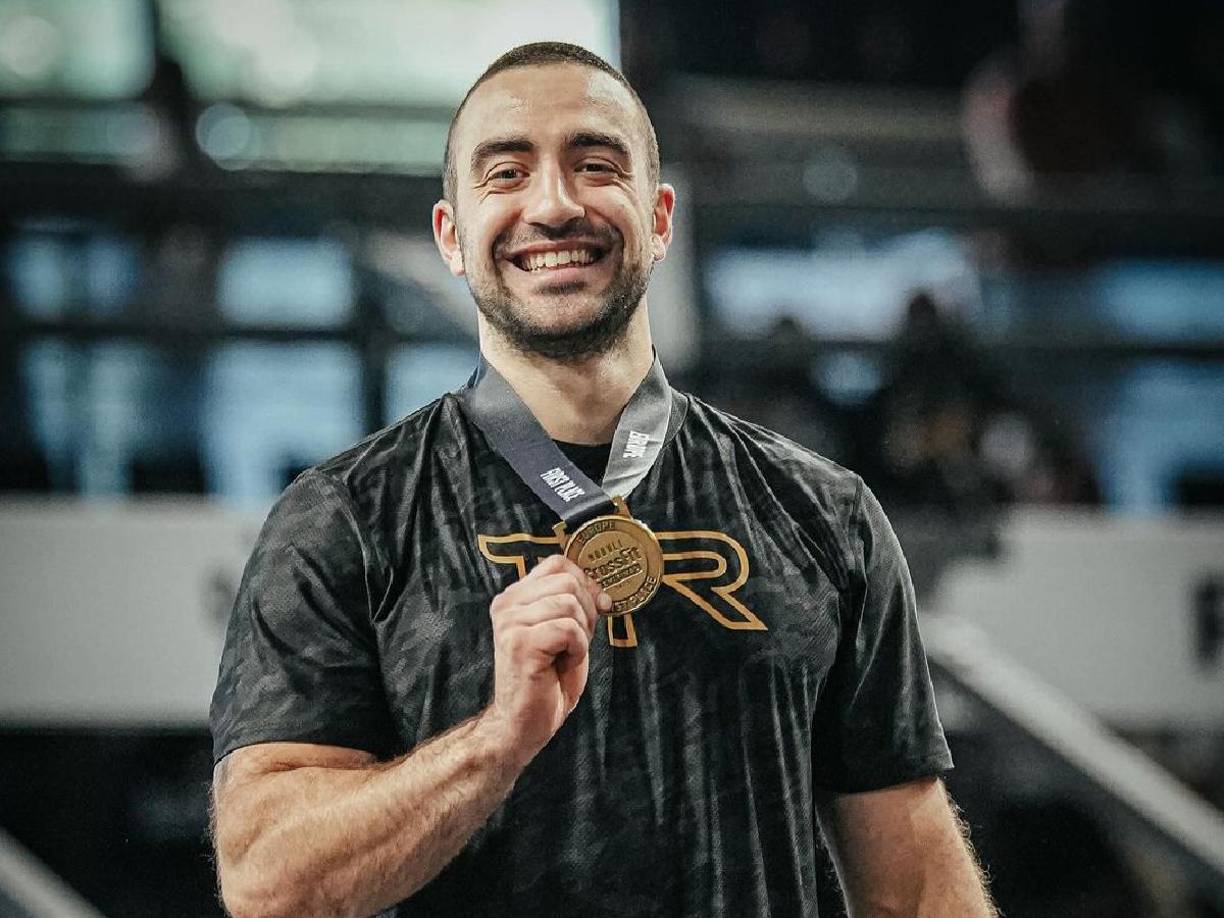 Tragedia en plena competencia. Un deportista ha causado conmoción a nivel mundial, luego de que se diera a conocer su muerte en plena competencia.