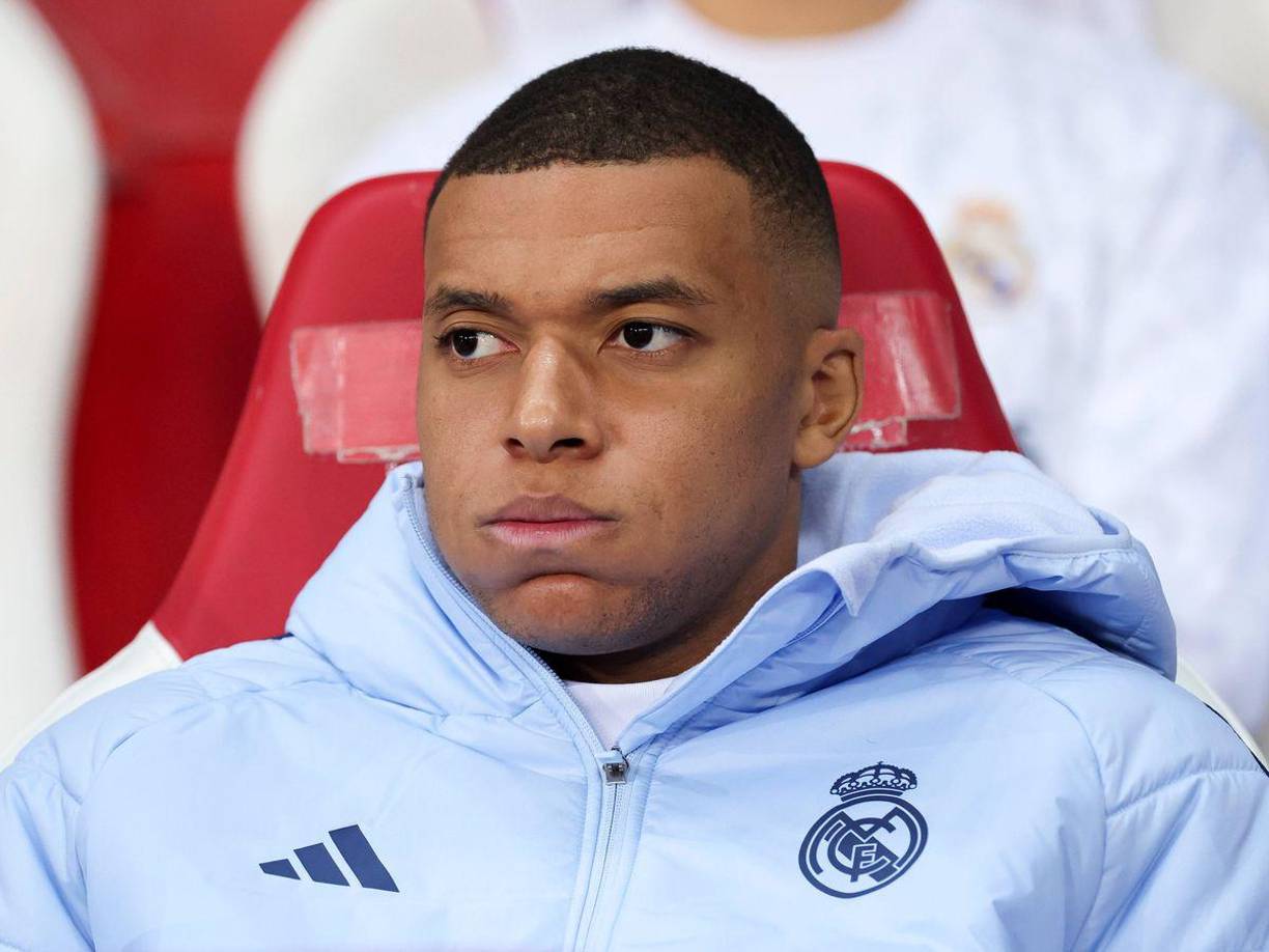 “Solo el tiempo dirá que ocurre, pero los precedentes en relación a como Didier maneja las tramas extradeportivas deja claros escenarios a imaginarse. Benzema no volvió en su día hasta 5 años después a la mayor de los galos”, finaliza el diario antes mencionado.