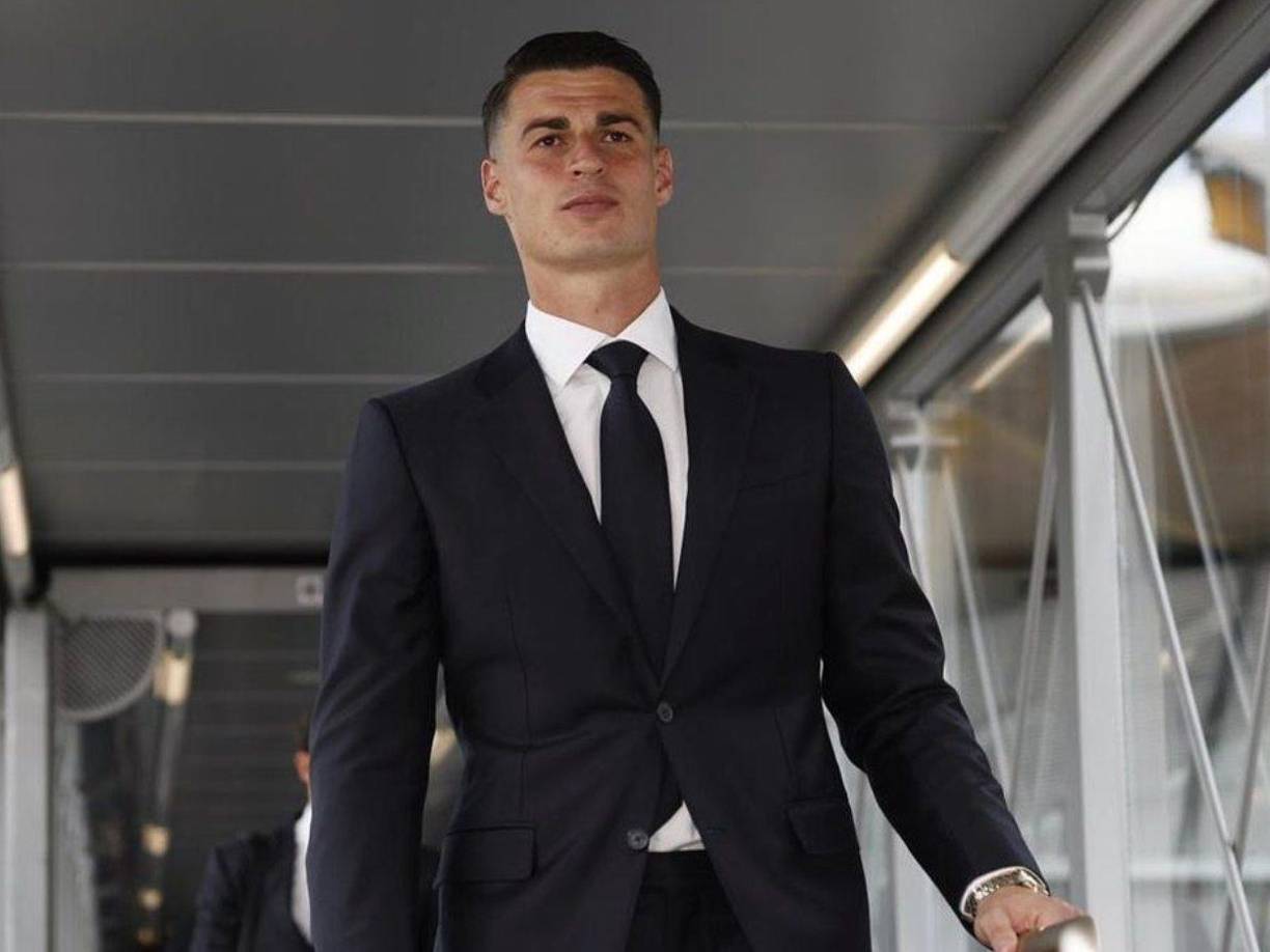 El portero Kepa jugará esta temporada cedido en el Bournemouth. Sin embargo, ha renovado por una temporada más con el Chelsea, es decir, hasta junio del 2026. La campaña anterior formó parte del Real Madrid.