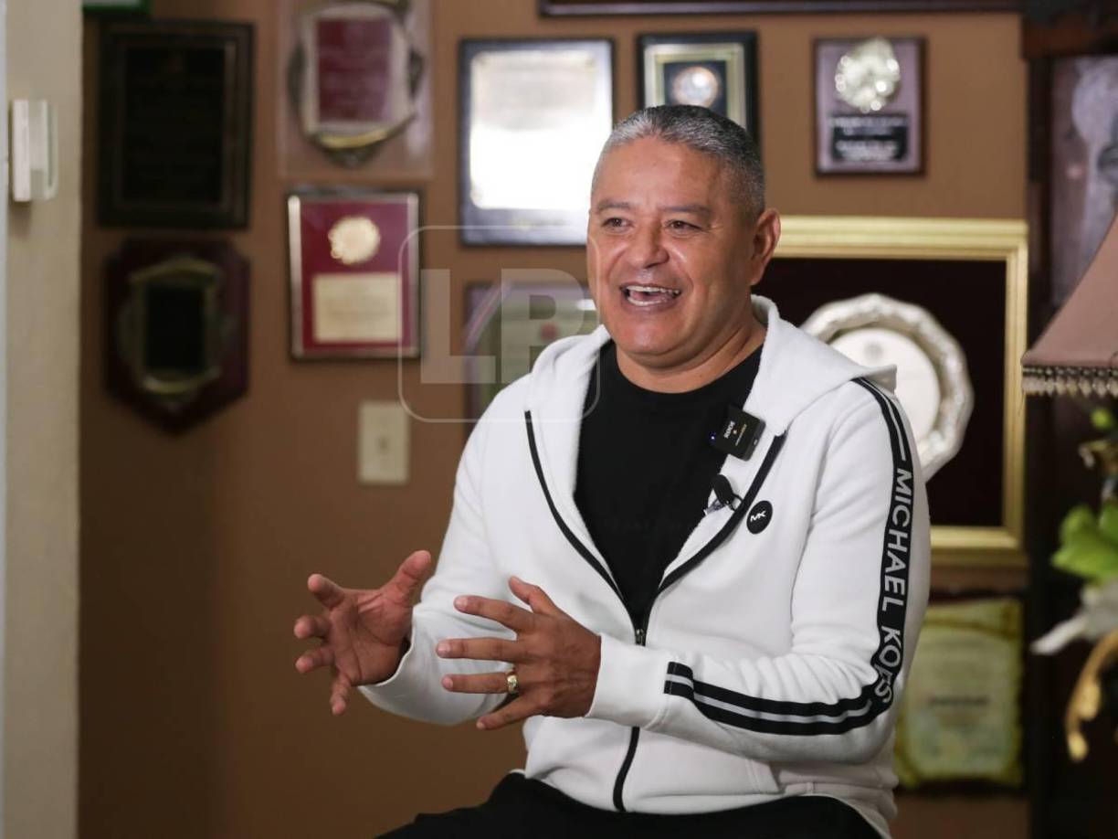 Wilmer Velásquez cuenta con 52 años de edad y es recordado con mucho cariño por sus goles. 