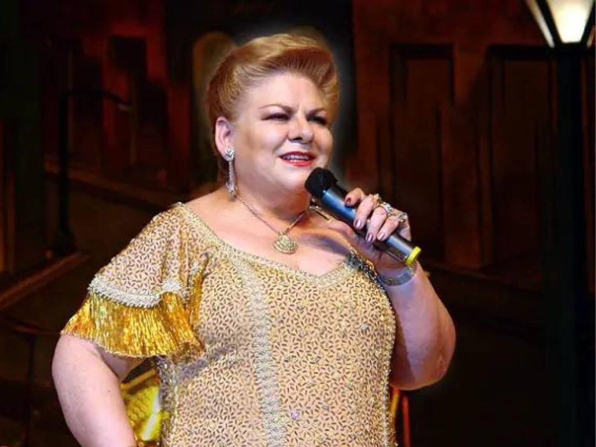 De igual forma, Paquita la del Barrio percibe cierta indiferencia en sus hijos y considera que ella no les importa. Por otra parte, también carga con culpa tras haber dejado a sus hijos en Veracruz, en sus inicios como artista, para abrirse camino en su carrera musical.