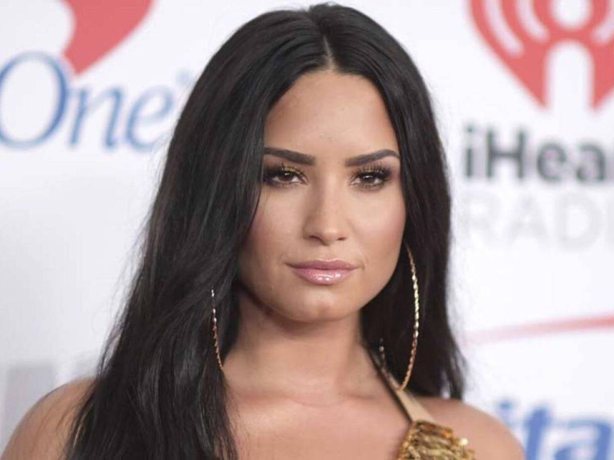 Demi Lovato: En el documental “Demi Lovato: Simply Complicated”, la cantante de 30 años habla sobre lo difícil que ha sido lidiar con depresión, trastorno bipolar, trastornos de conducta alimentaria y problemas de adicciones.
