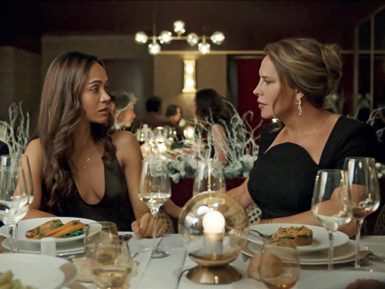 El director Jacques Audiard y los guionistas han sido criticados por no investigar adecuadamente la realidad mexicana. Muchos espectadores consideran que la película perpetúa estereotipos dañinos y no refleja fielmente la complejidad del narcotráfico en México.