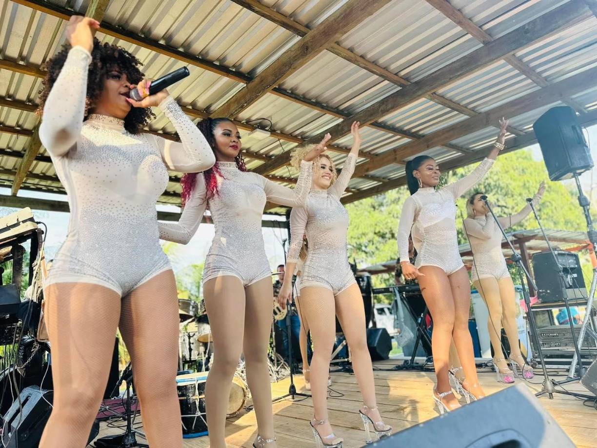 <b>CHICAS ROLANDS</b>“Las consentidas de Honduras” llegan este domingo 16 de abril a Piña Loca de El Progreso Yoro, salida a TEla antiguo local de Granja Dely. La cita es a partir de las 2:00 pmCover L.150 