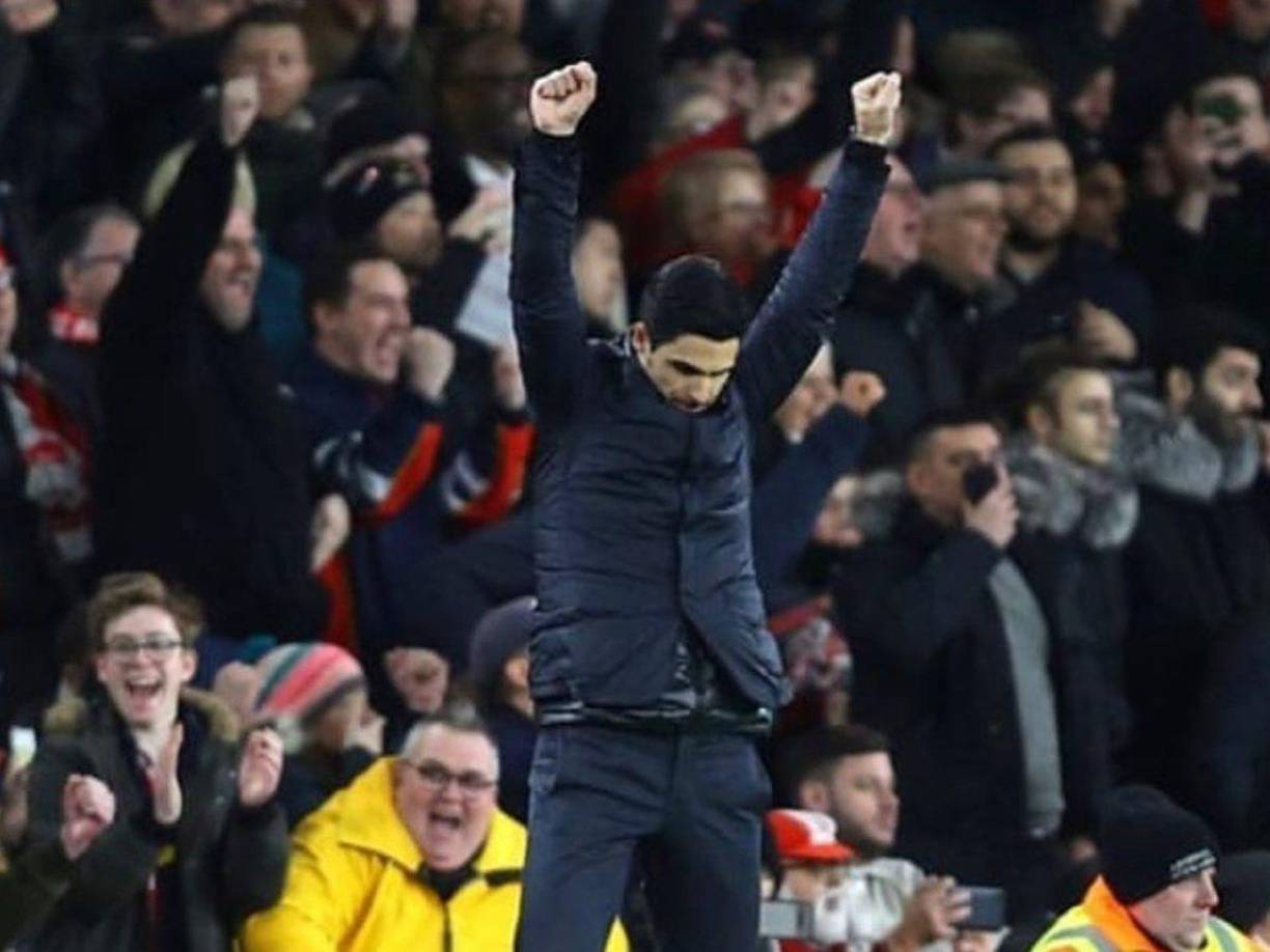 El Arsenal, club que dirige el español Mikel Arteta, dio de baja a 19 jugadores de cara a la próxima campaña y los separados son: Mauro Bandeira, Omari Benjamin, Luis Brown, Catalin Cirjan, Noah Cooper, Henry Davies, Ovie Ejeheri, Mohamed Elneny, Taylor Foran, Hubert Graczyk, James Hillson, Henry Jeffcott, Tyreece John-Jules, Alex Kirk, James Lannin-Sweet, Arthur Okonkwo, Kamarni Ryan, Cedric Soares y Kido Taylor-Hart.