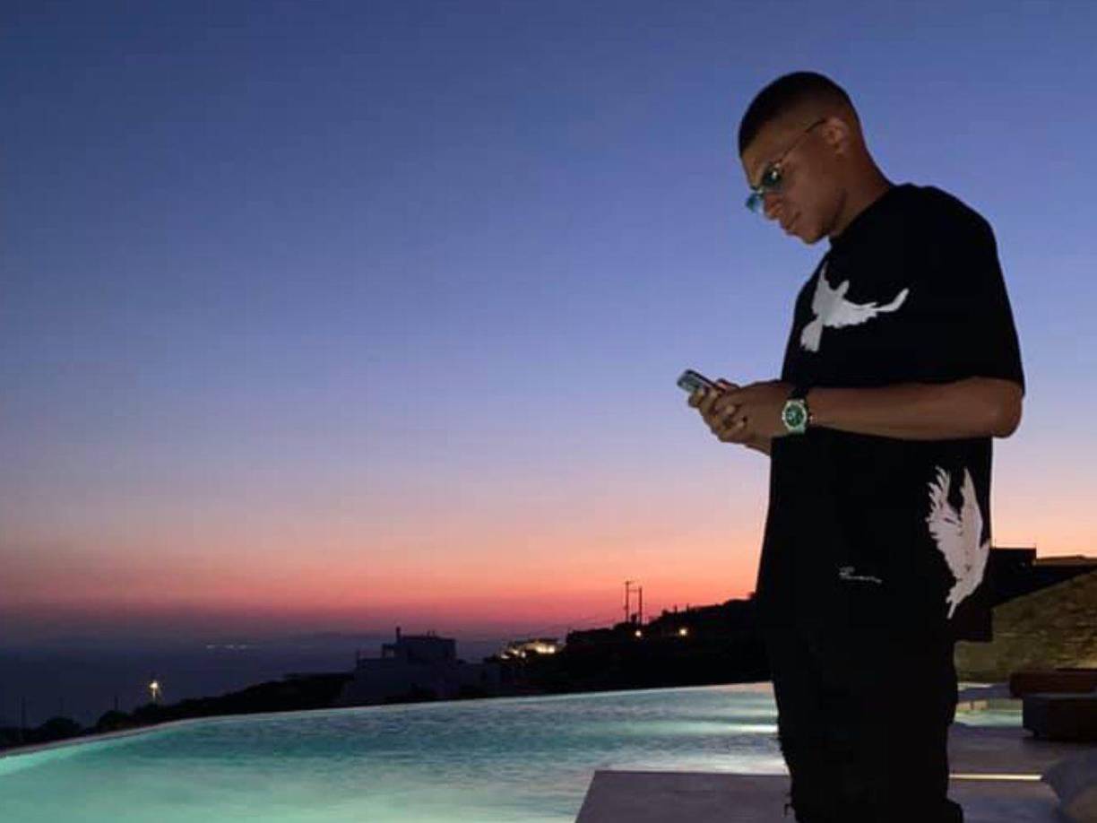 Kylian Mbappé se convirtió desde el miércoles 25 de septiembre en el propietario más joven de la historia un equipo de fútbol.