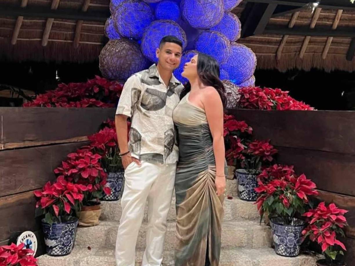 Carlos Pineda, jugador de Olimpia, está disfrutando de su luna de miel con su esposa y así le dieron la bienvenida al 2025.