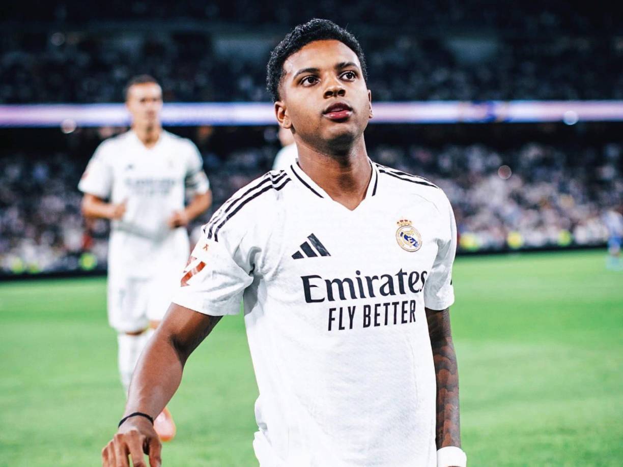 Ataque: Rodrygo, lleva tres goles y una asistencia en La Liga. Junto con Vini serán los dos puntas en el derbi de la capital.