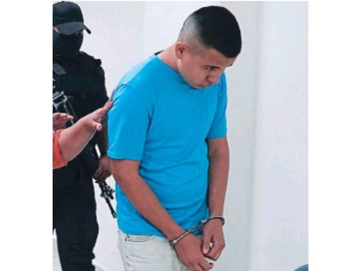 Autoridades de la Atic informaron que al parecer el capturado se les acercaba a las menores de edad y otras mujeres que transitaban sin ninguna compañía, o que estaban en concurridas estaciones de buses del barrio Concepción. 