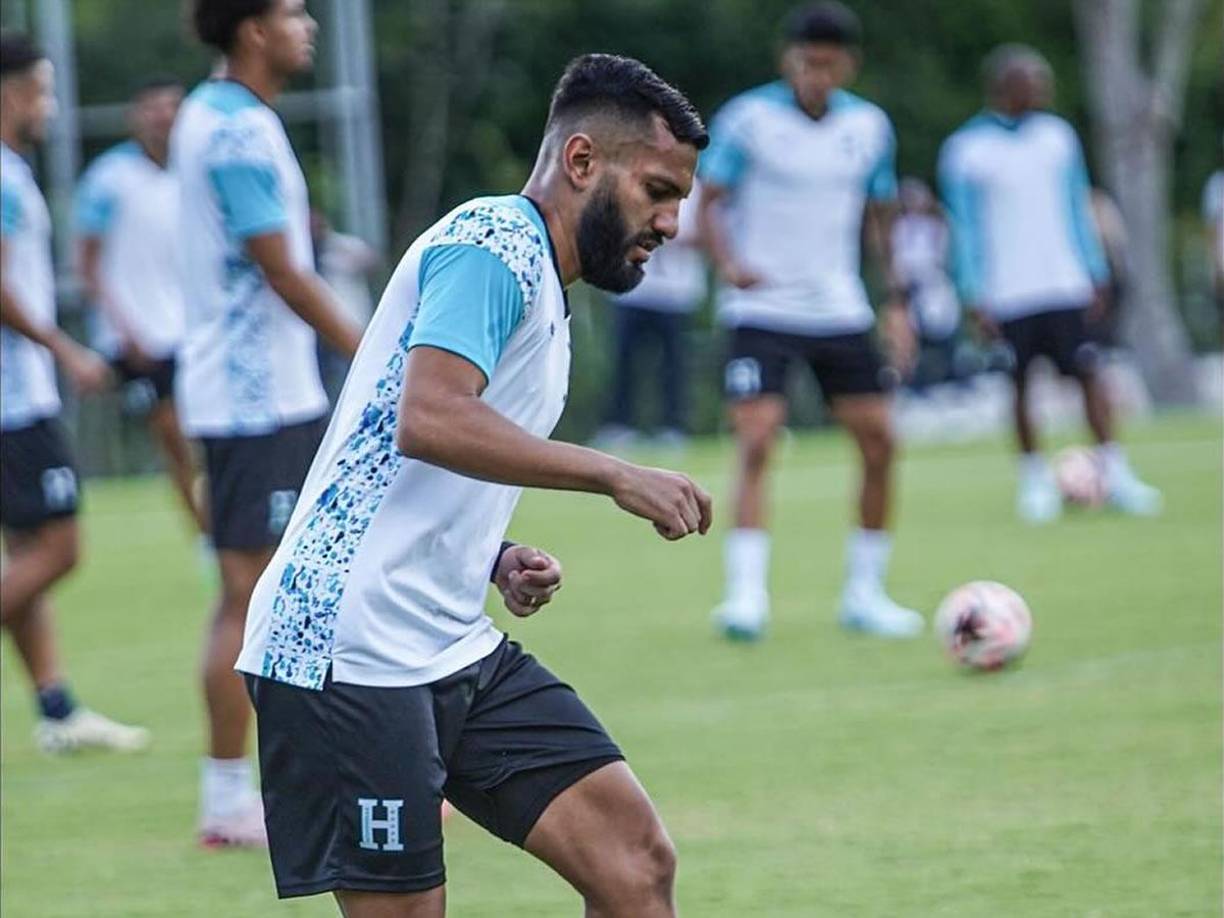 Jorge Álvarez - El otro volante del Olimpia es la gran novedad en el 11 de Honduras. Rueda lo pone de titular en lugar de José Mario Pinto, su compañero en el club merengue.