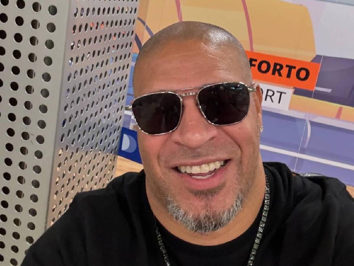 Y agregaba: “Volví con mi gente, mis amigos, mi comunidad. No quería estar en el castillo en la cima del monte alejado de todos. Un día charlé con Moratti (ex presidente de Inter). Me preguntó cómo estaba y le fui sincero: ‘No puedo seguir en Italia. Me quiero quedar en Brasil’. Y él lo entendió a la perfección. Siempre tendrá mi respeto”.