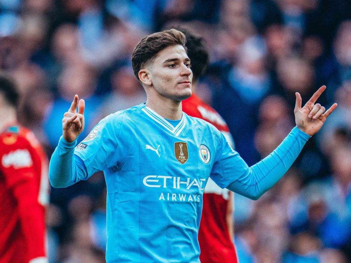 Prensa española informa que el Atlético de Madrid pretender dar el bombazo de fichar al atacante argentino Julián Álvarez, jugador que forma parte del Manchester City.