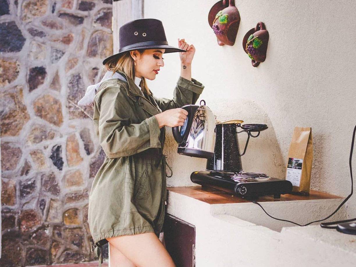 Sinea cuenta con 26 años de edad .