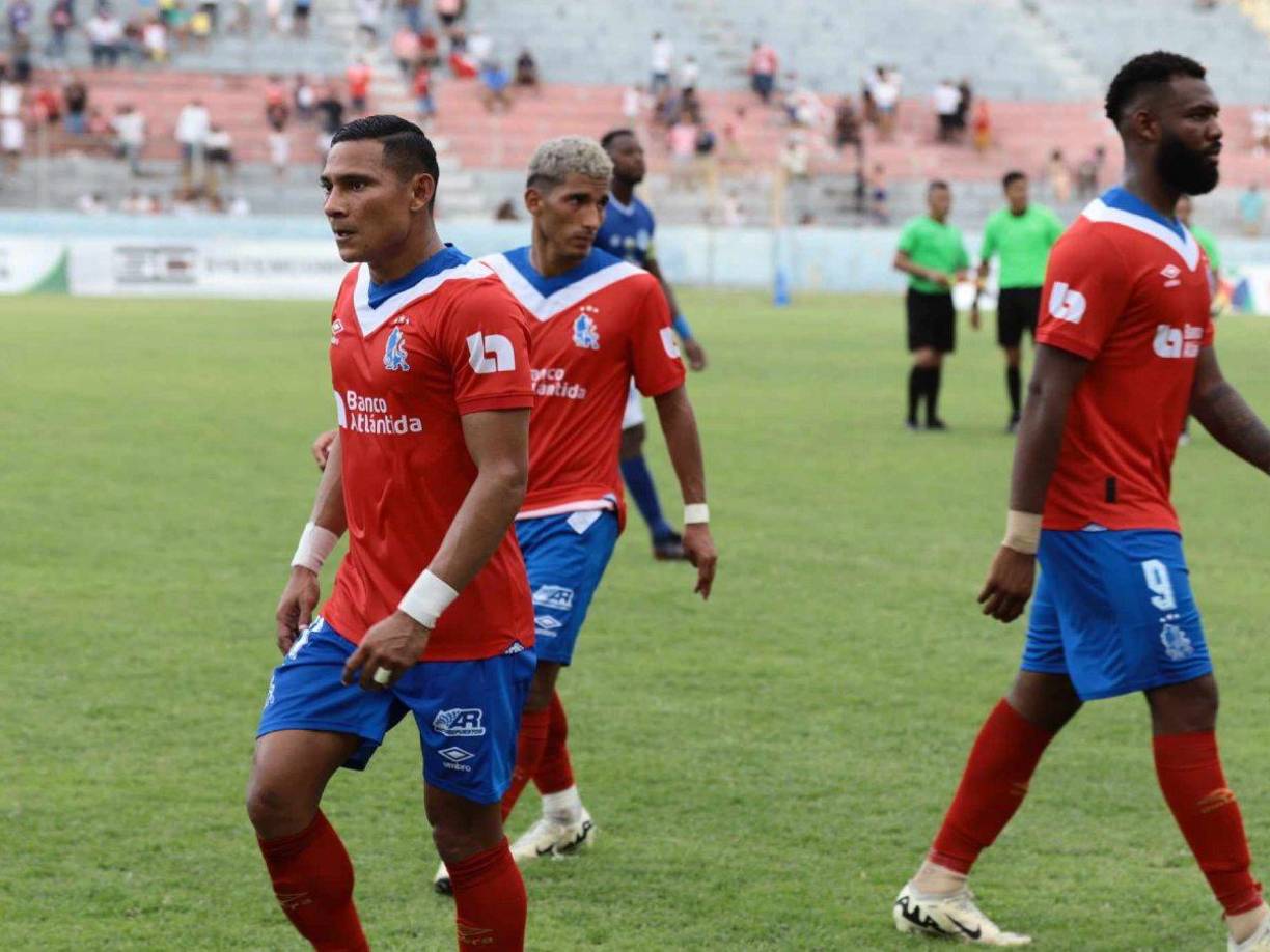 La decepción fue evidente en la plantilla del Olimpia con la caída a manos del Victoria.