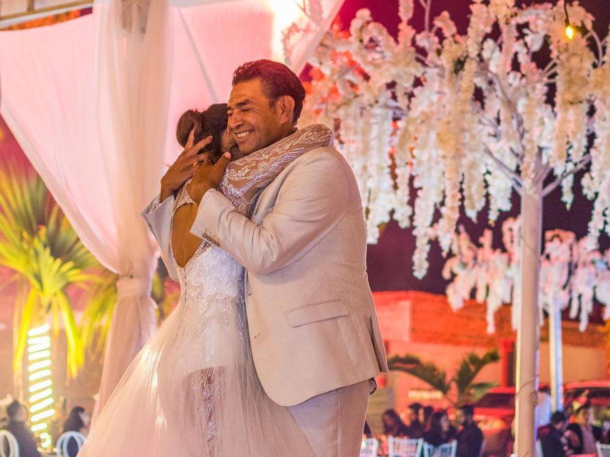  Dentro de las pruebas presentadas está la llamada hecha al teléfono de Frida, misma que fue contestada por Juan Paulo. En el juicio abreviado confesó que sí tenía una relación con Frida, que participó en el asesinato, pero “accidentalmente”, que era responsable del arma, se llevó el celular de la víctima y se fue de Sahuayo ese mismo día por la noche a Guadalajara.