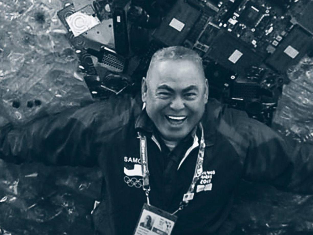 El entrenador se encontraba en su habitación con un deportista cuando sufrió el ataque cardíaco, hacia las 10h20 (8h20 GMT), indicó una fuente policial.