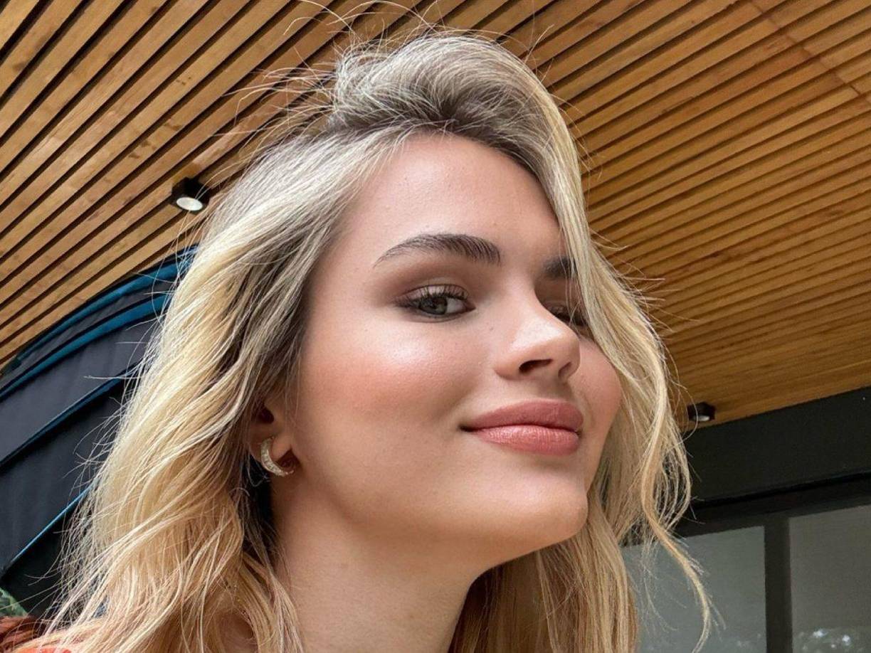 Consultada sobre el contenido del mensaje, un tanto nerviosa y entre risas, se negó a compartir: “Hasta ahí puedo decir”. Indicó que lastimosamente revisó tarde el mensaje, recién dos semanas después. “Se quedó en la solicitud”, precisó. 