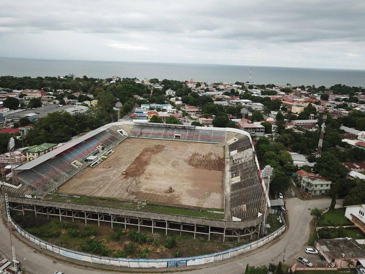 Espectacular imagen de nuestro fotógrafo Esaú Ocampo sobre el estadio Ceibeño. Sin duda quedará espectacular.