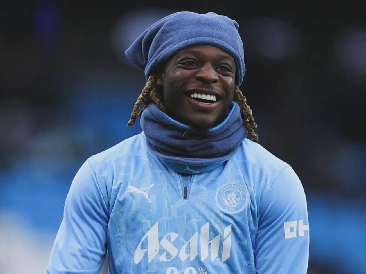 Jeremy Doku se habría ofrecido a ser cedido al Barcelona hasta final de temporada. El club español está valorando la opción, David Bernabeu Reverter.