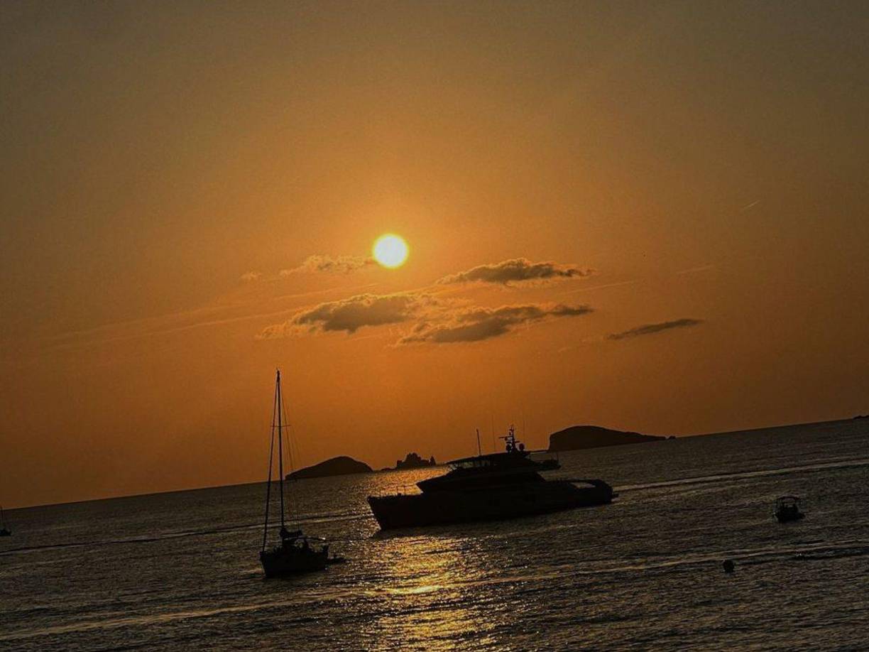 Nuni compartió con sus fans una hermosa postal del atardecer en Ibiza, la famosa isla de España.