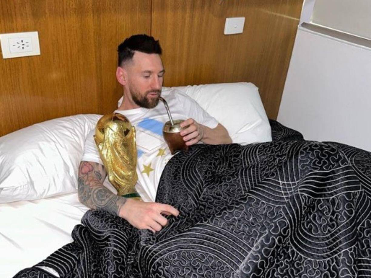 Lionel Messi colgó varias fotos de su primer día en su casa de Argentina, tras el arribo en la madrugada de este martes.