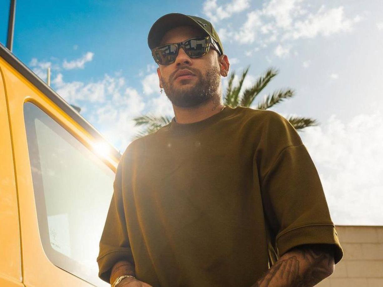 Neymar aseguró que desea seguir con el Al-Hilal de Arabia Saudita y descartó volver a Brasil: “No hay posibilidad de volver al Santos el año que viene. Lo que se dice es completamente falso, no hay nada previsto”.