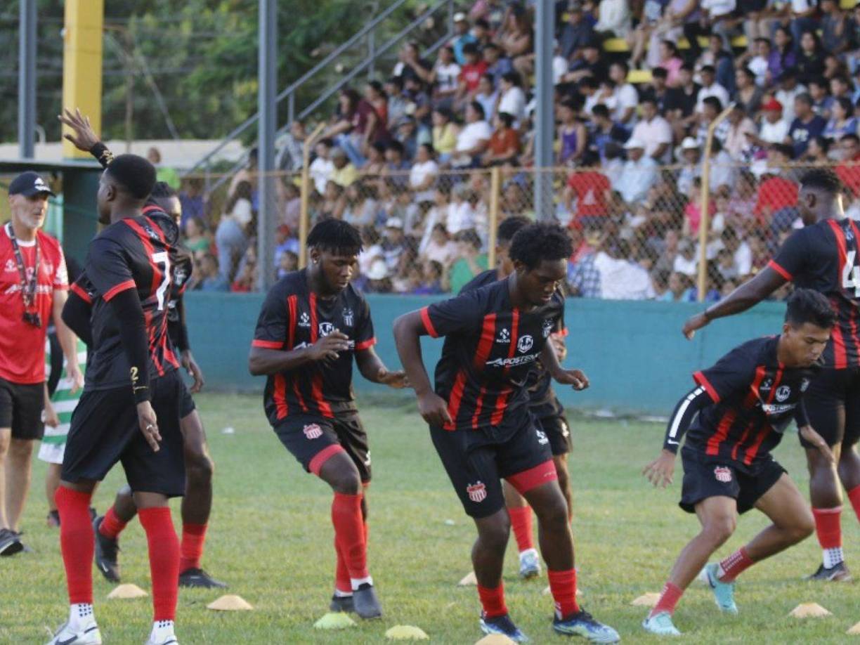 El Vida disputó partido amistoso ante el Lone FC tras el polémico comunicado que anunciaba su retiro de toda competencia oficial.