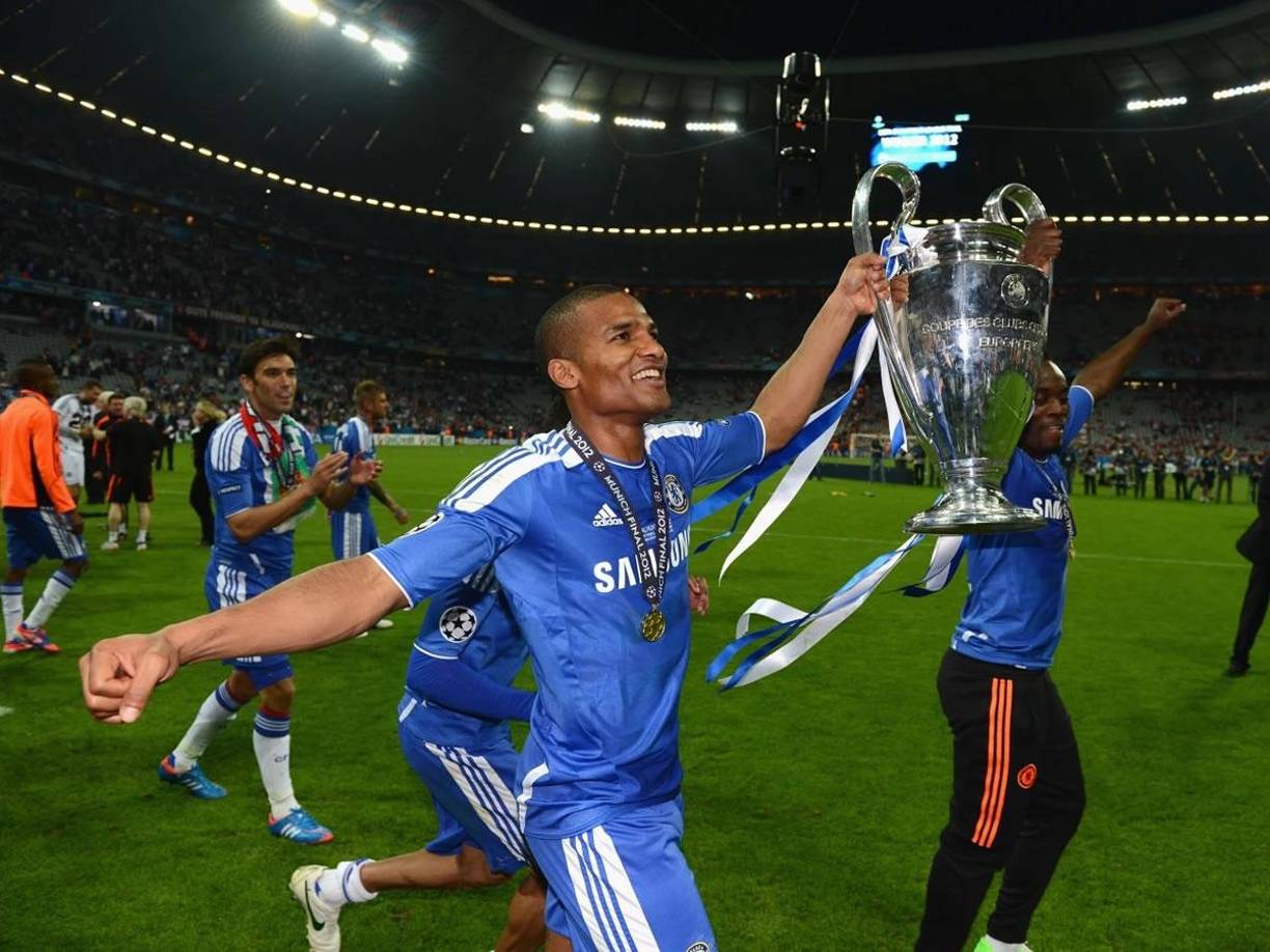 El exfutbolista Florent Malouda, conocido por su destacada trayectoria en el Chelsea y su papel como internacional con la Selección de Francia, ha dado un giro inesperado a su vida al unirse al ejército.