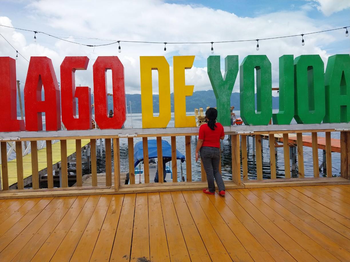 Memorable: Amar el Lago no solo es tomarse fotos y degustar su comida, es apreciar el valor que tiene y unirse a los esfuerzos para conservarlo. Este reservorio de agua es un orgullo para los hondureños y hay que cuidarlo entre todos.