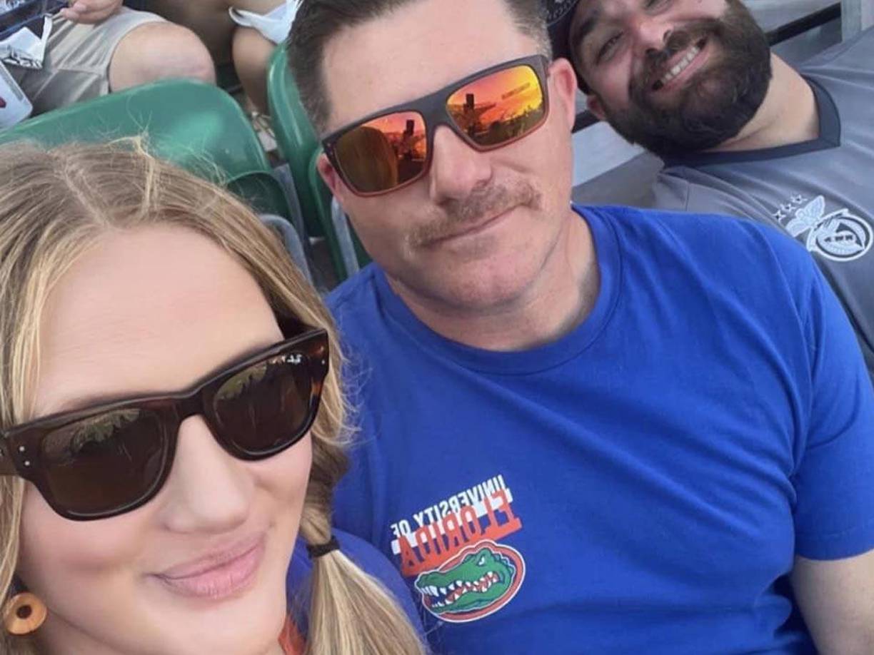 Desde hace 20 años ingresó a las filas del departamento en 2004, y antes de ser promovido como teniente, trabajó como <b>ingeniero</b> en servicio. 