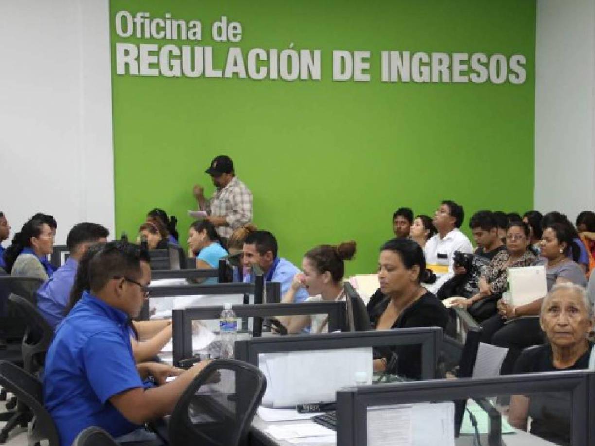 A continuación le mostramos los requisitos para solicitar un permiso de negocio:<b>1.</b>Declaración jurada de apertura como nuevo negocio del Impuesto sobre Industria, Comercio y Servicios, debidamente llena, con todos los datos solicitados en el formulario electrónico, el cual deberá realizar vía electrónica en el Sistema de Gestión Municipal (SIGEM), entrando al portal licencias.sanpesdrosula.hn con su respectivo usuario y contraseña.