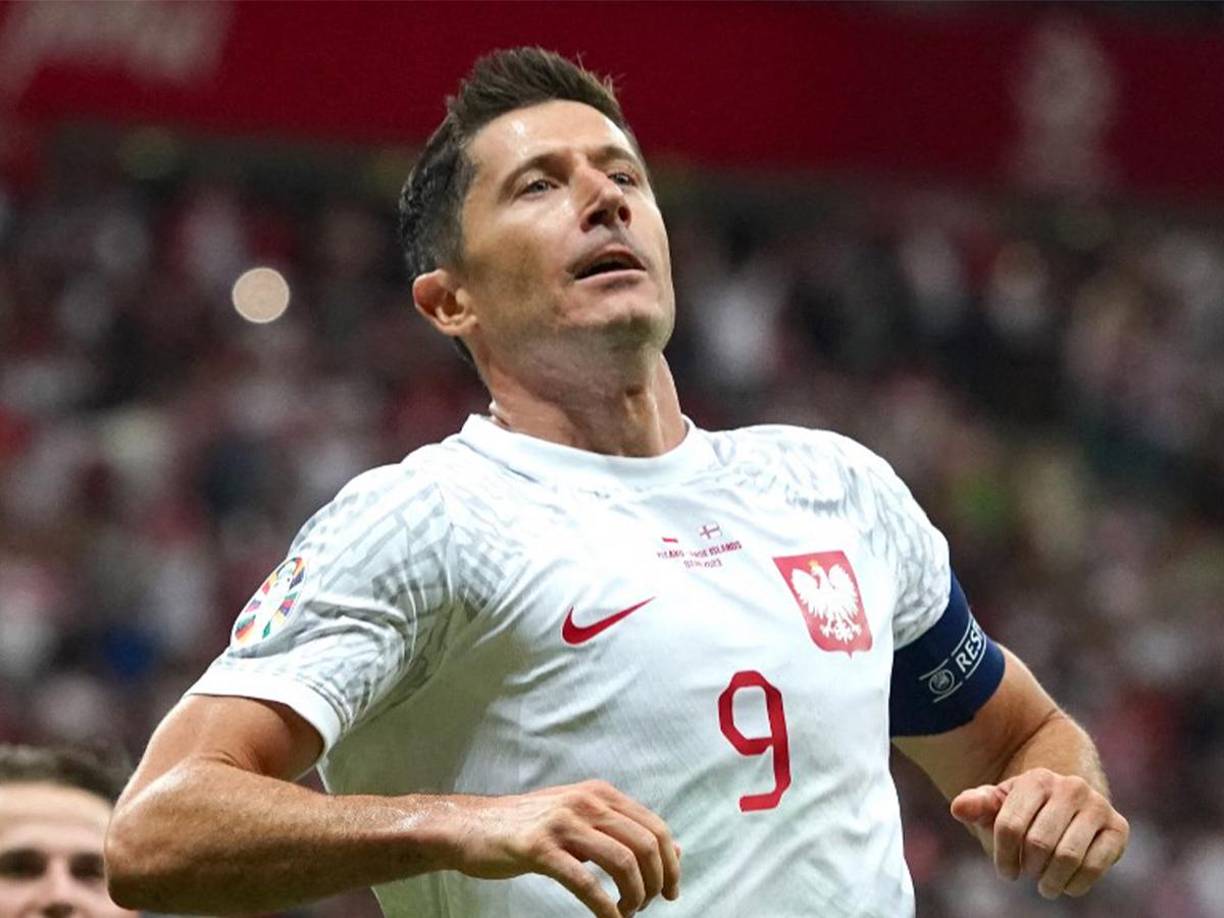 Robert Lewandowski: Delantero polaco del Barcelona que también es ausente en los premios The Best.